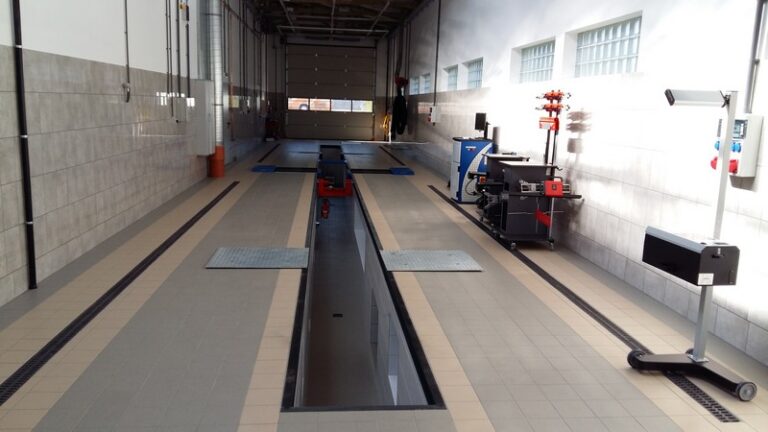 a gallery pol bus 768x432